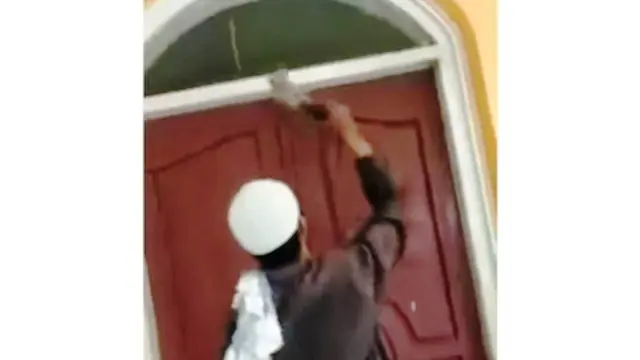 Viral Wanita di Banyuasin Rusak Gembok Masjid yang Ditutup, Ini Faktanya