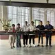 Dari sisi bar hingga elevated podium, setiap area menawarkan cara berbeda untuk menikmati suasana café. (Foto/Dok: fimela.com)