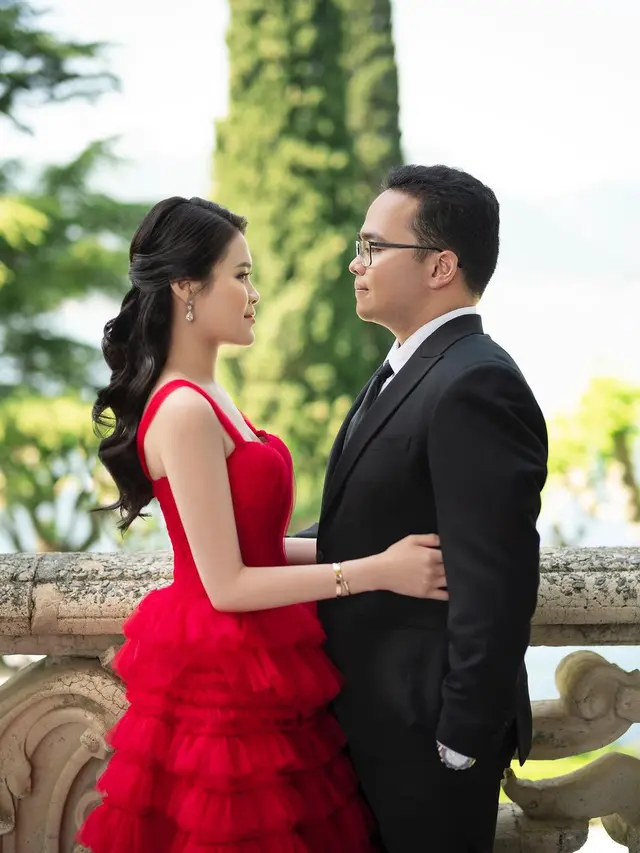 7 Potret Prewedding Fritz Hutapea dan Giovani di Paris, Anak Hotman paris yang Curi Perhatian