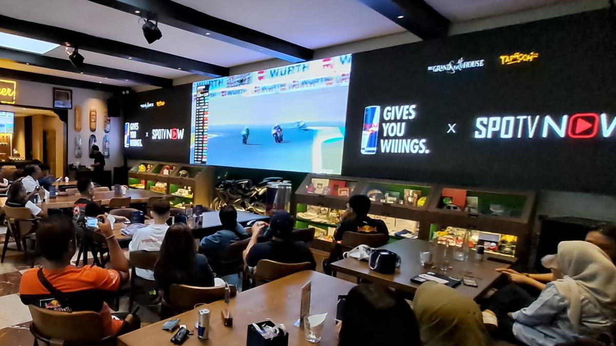 Serunya Nobar Moto3 Spanyol 2026, Bergemuruh Tiap Veda Ega Pratama Beraksi
