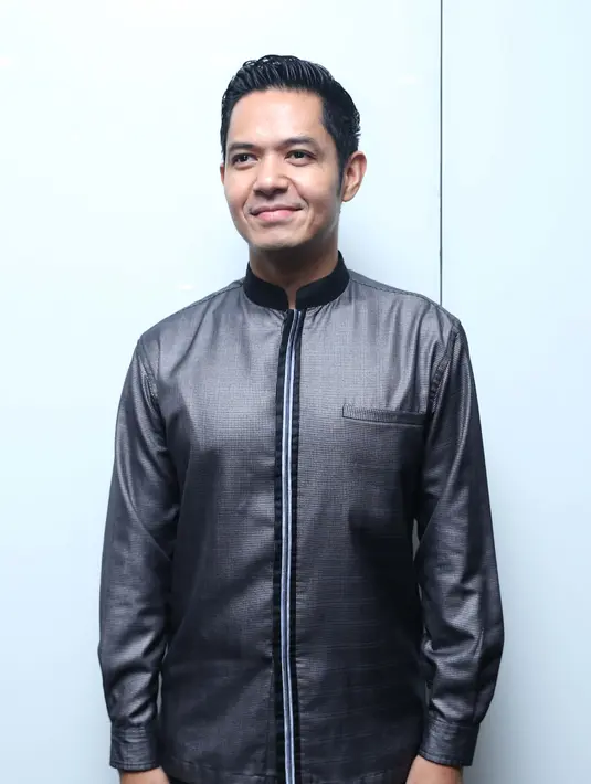 Dude Harlino saat di temui di kawasan Kebon Jeruk, Jakarta Barat, Jumat (27/5) mengaku pernah satu sinetron dan menceritakan saat bersamanya. (Andy Masela/Bintang.com)