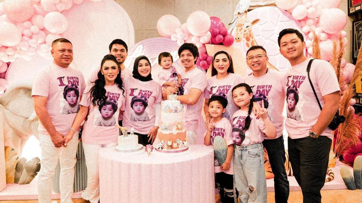 Potret Aurel Hermansyah Ikut Tren 'Hal-Hal Kecil Harus Bohong' Bareng Anang, Menghibur Jadi Sorotan