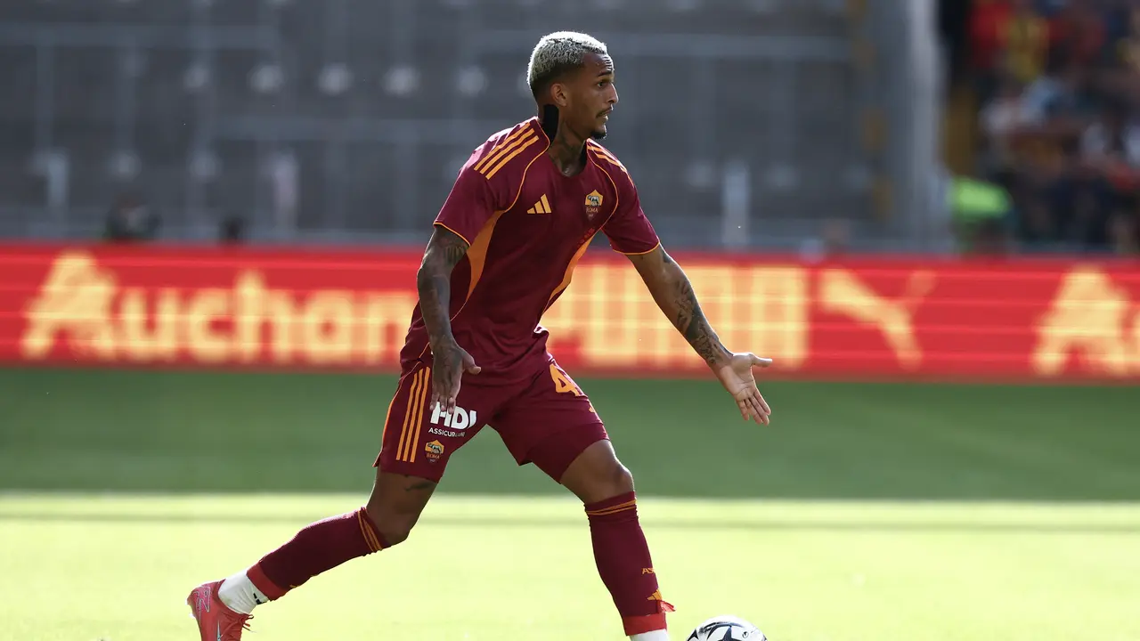 Pemain AS Roma Wesley Franca