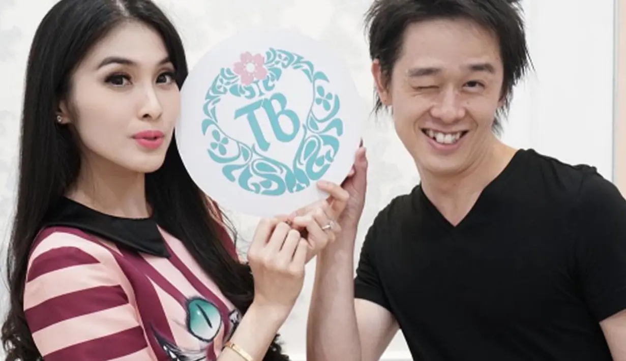 "Itu punya anak (resolusi 2017), aku pengin banget punya anak. Nggak (nunda), malah maunya buru-buru," ungkap Sandra Dewi saat ditemui di kawasan Kebon Jeruk, Jakarta Barat, Jumat (16/12/2016). (Instagram/sandradewi88)