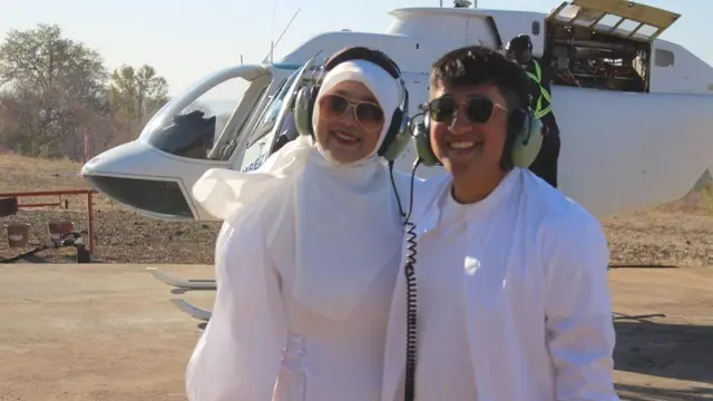 7 Potret Irfan Hakim dan Istri Liburan di Zimbabwe, Seru Main Ke Alam Liar