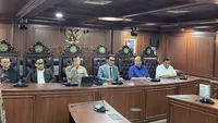 Komisi III DPR membahas pemblokiran rekening tersebut bersama Polda Metro Jaya dan Bank Mandiri. (Delvira Hutabarat/Liputan6.com)