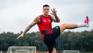 Benjamin Sesko Bikin Pangling, Badannya Kini Kekar Banget, Fans MU: Dia Bakal Jadi Mimpi Buruk para Bek!