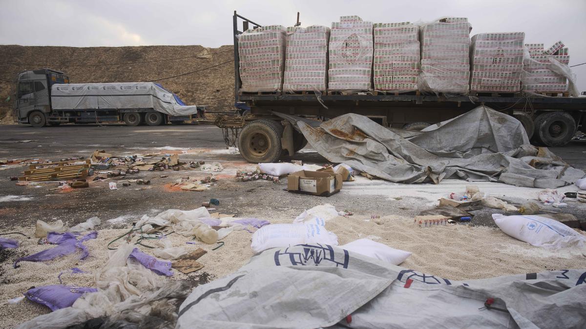 Miris, Bantuan Kemanusiaan Gaza Berserakan di Jalan