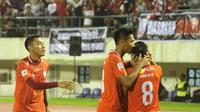 Persis Solo menang 3-0 atas Semen Padang di Stadion Manahan, Solo, Senin (23/4/2018). (Bola.com/Ronald Seger)