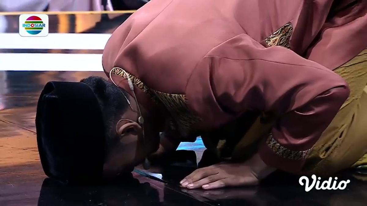 Ustaz Solmed dan Mamah Dedeh Janji Berangkatkan Teguh (Cimenyan) dan Ibunda Umroh Ke Tanah Suci jika Berprestasi di AKSI Indonesia 2023