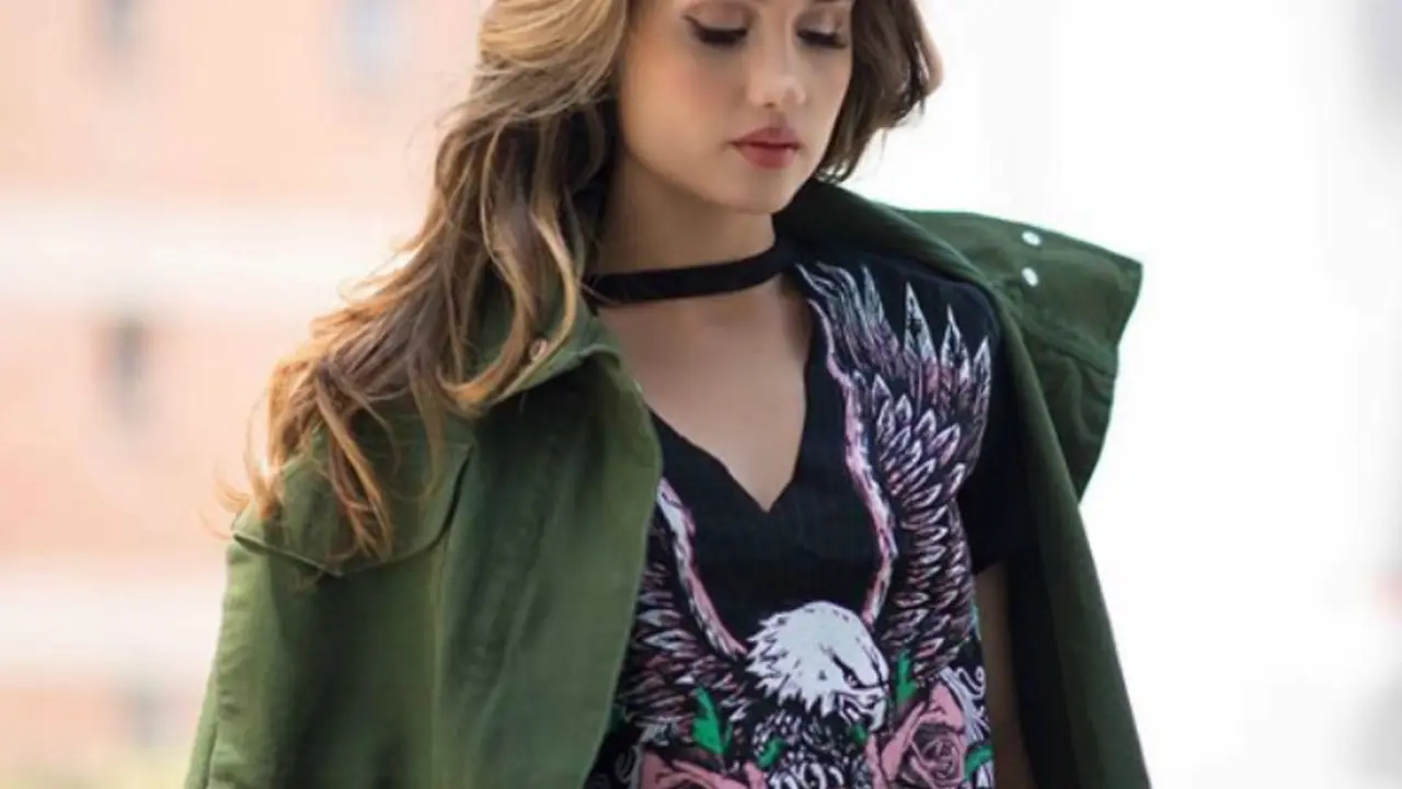 Selalu Cantik, Ini 5 Makeup Andalan Cinta Laura