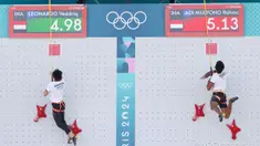 Setelah mencatat hasil positif di babak kualifikasi, dua atlet panjat tebing Indonesia, Veddriq Leonardo dan Rahmad Adi Mulyono harus bertemu di babak eliminasi nomor speed putra Olimpiade Paris 2024, Selasa (6/8/2024) di Le Bourget Climbing Venue, Paris, Selasa (6/8/2024). Hasilnya, Veddriq sukses mengungguli kompatriotnya dengan mencatat waktu 4,98 detik dan lolos ke perempat final. Sementara Rahmat Adi yang menorehkan waktu 5,13 detik dan sempat menjadi fastest looser, akhirnya tersingkir oleh atlet Iran, Reza Alipour yang mencatat waktu 5,06 detik di fase kualifikasi. (Dok. NOC Indonesia)