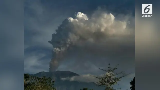 Gunung Agung di Karangasem, Bali, kembali erupsi. Meski begitu, meletusnya Gunung Agung ini tidak mengganggu operasional Bandara I Gusti Ngurah Rai.