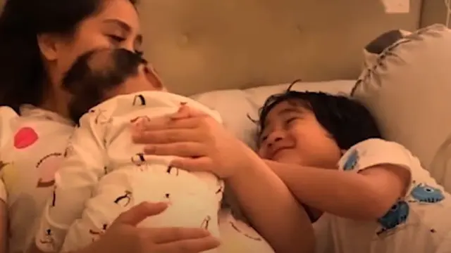 Bak Saudara Kandung, Ini 6 Potret Kedekatan Rafathar Malik Ahmad dan Kiano Tiger Wong