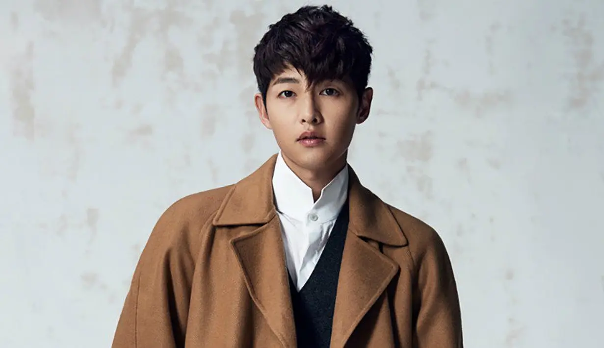 Suami Song Hye Kyo ini mengaku jika dirinya belajar banyak dari dunia militer. Bahkan hal tersebut berpengaruh pada kehidupannya sehari-hari. (Foto: Allkpop.com)