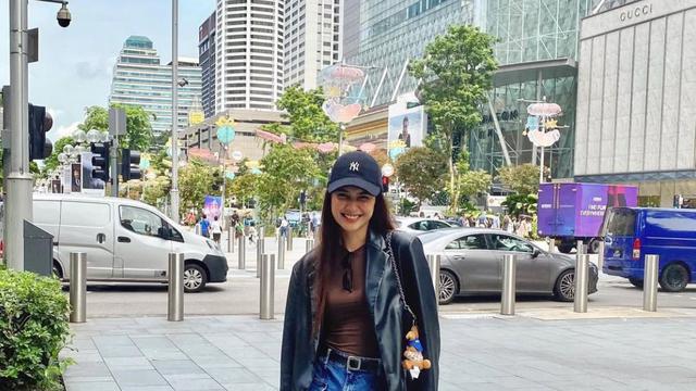 Potret fashion Mikha Tambayong yang bisa jadi inspirasi. (credit:instagram.com/miktambayong)