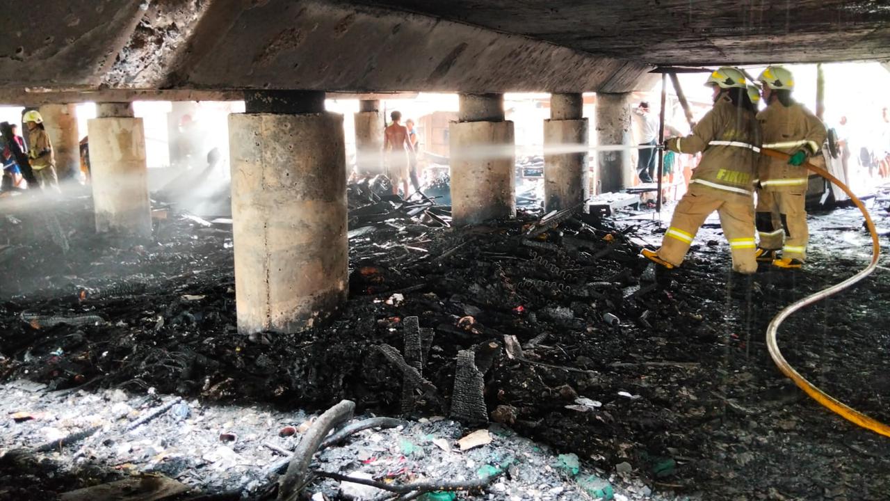 Kebakaran terjadi di Kelurahan Papanggo, Tanjung Priok, Jakarta Utara pada Rabu (16/4/2025).