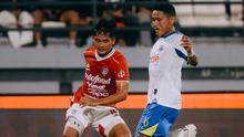Aksi gelandang Bali United, Kadek Agung saat menghadapi Arema FC dalam laga pekan ke-16 BRI Super League 2025/2026 di Stadion Kapten I Wayan Dipta, Gianyar, Bali, Minggu (4/1/2026) malam WIB. (Dok. Bali United)