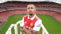 Arsenal sukses mendatangkan Gabriel Jesus ke Emirates Stadium dengan harga yang terbilang fantastis. Penyerang Brasil tersebut dibeli dari Manchester City dengan harga 52,2 juta euro. Ia akan diplot menggantikan Pierre Aubameyang dan Alexandre Lacazette yang telah hengkang. Kedatangan Erling Haaland ke Etihad Stadium menjadi salah satu alasan Gabriel Jesus untuk meninggalkan klub, (Foto: Twitter/Arsenal)