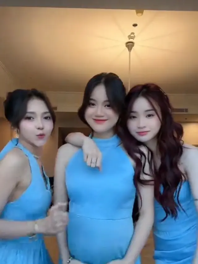 Ewkharis Jadi Bridesmaid
