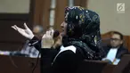 Istri Setya Novanto, Deisti Astriani Tagor saat menjadi saksi pada sidang perkara merintangi penyidikan dugaan korupsi E-KTP dengan terdakwa Bimanesh Sutarjo di Pengadilan Tipikor, Jakarta, Senin (16/4). (Liputan6.com/Helmi Fithriansyah)