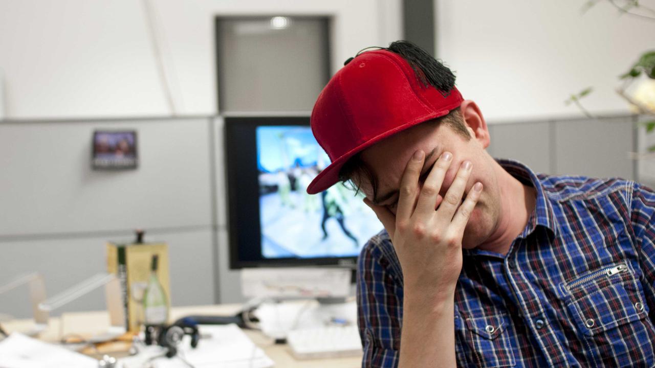 Tanpa disadari banyak kebiasaan yang Anda lakukan ternyata bisa merusak karier.