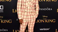 Donald Glover memakai suit Gucci Fall Winter 2019-2020 di premiere The Lion King (Dok. Gucci)