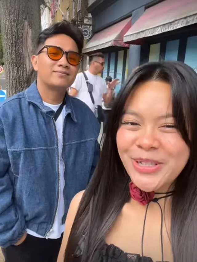 Melly Lee di London