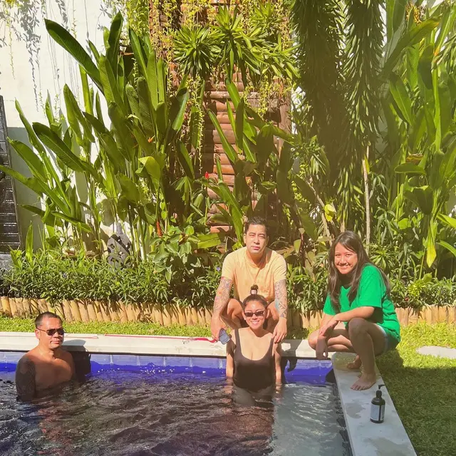 Potret kedekatan Thalita Latief dan kekasih barunya