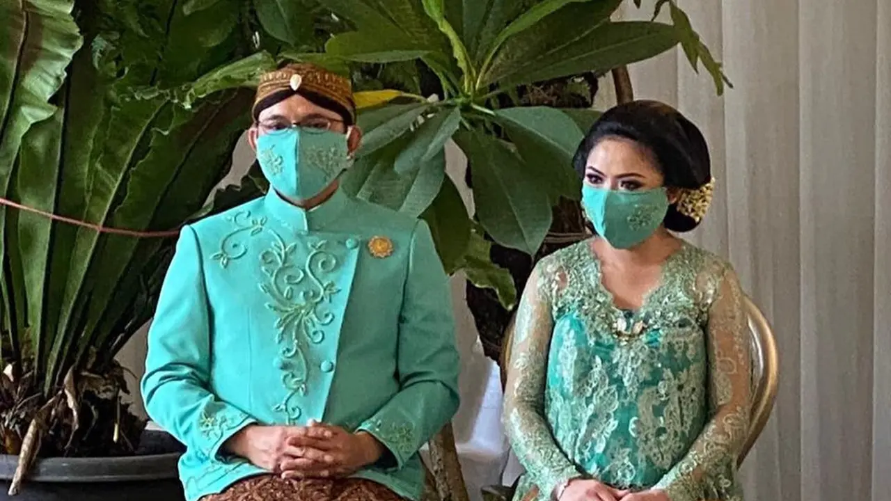 Danny Rukmana dan Raiyah Chitra Caesaria menggelar mitoni. (Instagram/ princessraiyah)