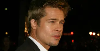 Di perayaan Natal tahun ini cukup menyedihkan untuk Brad Pitt karena tak bisa merayakannya bersama buah hati. Sebelumnya Pitt meminta  tambahan waktu pada Angelina Jolie untuk habiskan waktu dengan anaknya. (AFP/Bintang.com)