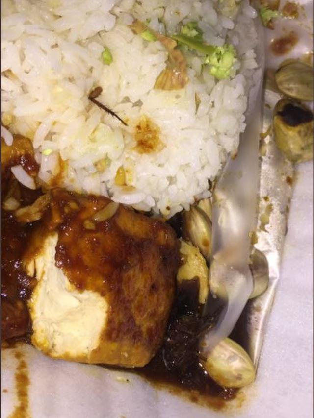 6 Potret Beli Makanan Dapat Bonus Tak Terduga Ini Bikin Heran