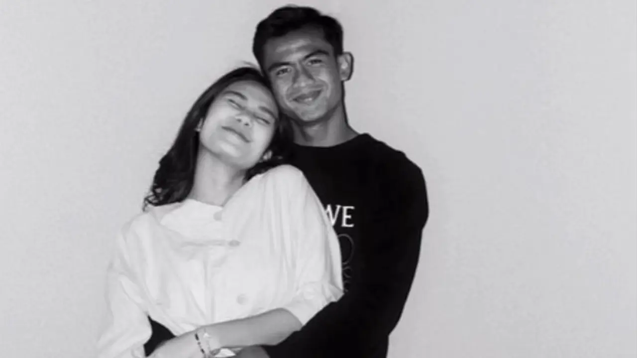 Bagikan Foto Dipeluk Pemain Timnas Indonesia Pratama Arhan dari Belakang, Azizah Salsha Diduga Sedang Hamil
