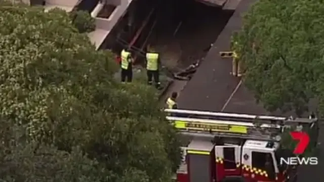 Sinkhole Sedalam 10 Meter Menganga di Dekat Rumah PM Australia