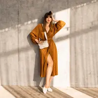 Ilustrasi perempuan dengan penampilan stylish cantik | copyright freepik.com\svetlanasokolova