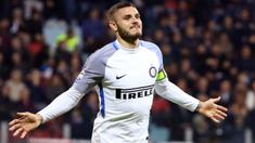 Pemain Inter Milan, Mauro Icardi merayakan golnya ke gawang Cagliari pada lanjutan Serie A di Sardegna Arena Stadium, Cagliari, (25/11/2017). Inter Menang 3-1. (Fabio Murru/ANSA via AP)