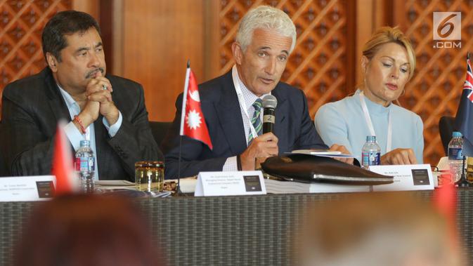 Managing Director Nepal Ekarat Engineering Company, Kush Kumar Joshi (tengah) saat membuka Process Business Forum 2018, yang diikuti pebisnis dari beberapa negara di Bali, Senin (6/8). (Liputan6.com/Johan Tallo)