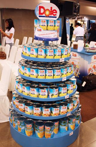 Produk Dole yang telah tersedia di outlet-outlet dari jaringan Dairy Farm Indonesia se-Jabodetabek