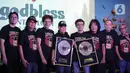 Lahirnya album ini juga tidak terlepas dari peran Hendra Lie selaku produser eksekutif. Pemilik Mata Elang Production ini merupakan salah satu manajer di awal perjalanan God Bless pada era 1970-an. Demikian pula tangan dingin Tohpati turut memberi warna dan memperkuat daya magis lagu-lagu di album ini melalui sentuhan orkestra. (Liputan6.com/Faizal Fanani)