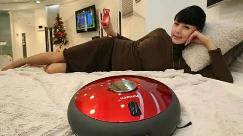 Robot Pembersih 'Telan' Rambut Pemiliknya yang Sedang Tidur