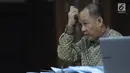 Terdakwa penerbitan SKL terhadap obligor BLBI, Syafruddin Arsyad Temenggung saat menjalani sidang lanjutan di Pengadilan Tipikor, Jakarta, Rabu (6/6). Sidang mendengar keterangan saksi. (Liputan6.com/Helmi Fithriansyah)