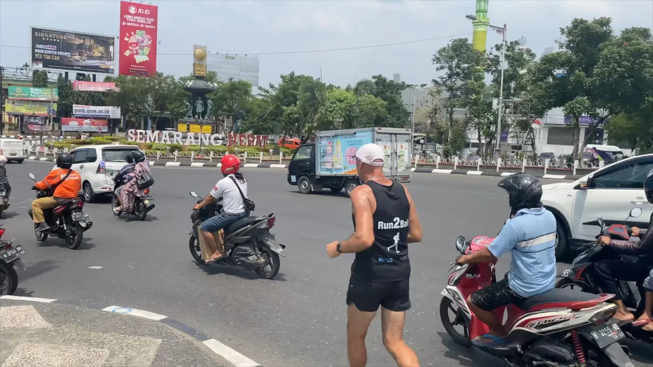 Lari maraton Jakarta ke Bali