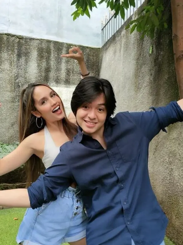 Syuting Film Bareng, Ini 6 Momen Kebersamaan Angga Yunanda dan Cinta Laura