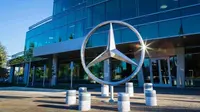Daimler akan lepas 25 diler di Inggris dan Eropa untuk menutupi keuangannya