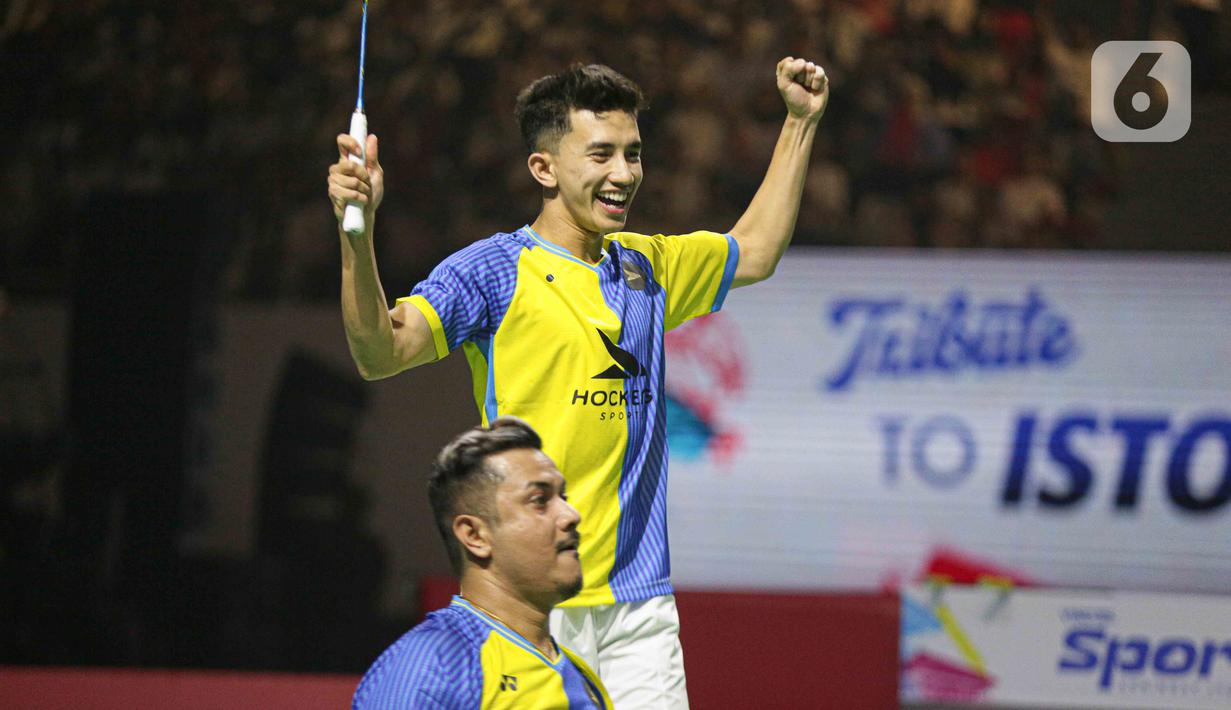 Meski demikian, Vincent dan Duta Sheila on 7 harus menerima kekalahan dua set langsung 13-21 dan 12-21. (Liputan6.com/Faizal Fanani)