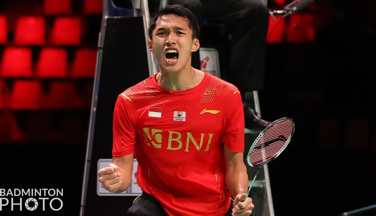 Mampu memimpin jalannya pertandingan, Jonatan semakin percaya diri. Dia pun berhasil menyudahi perlawanan dalam pertarungan sengit selama 1 jam 22 menit. (Badminton Photo/Yves Lacroix)