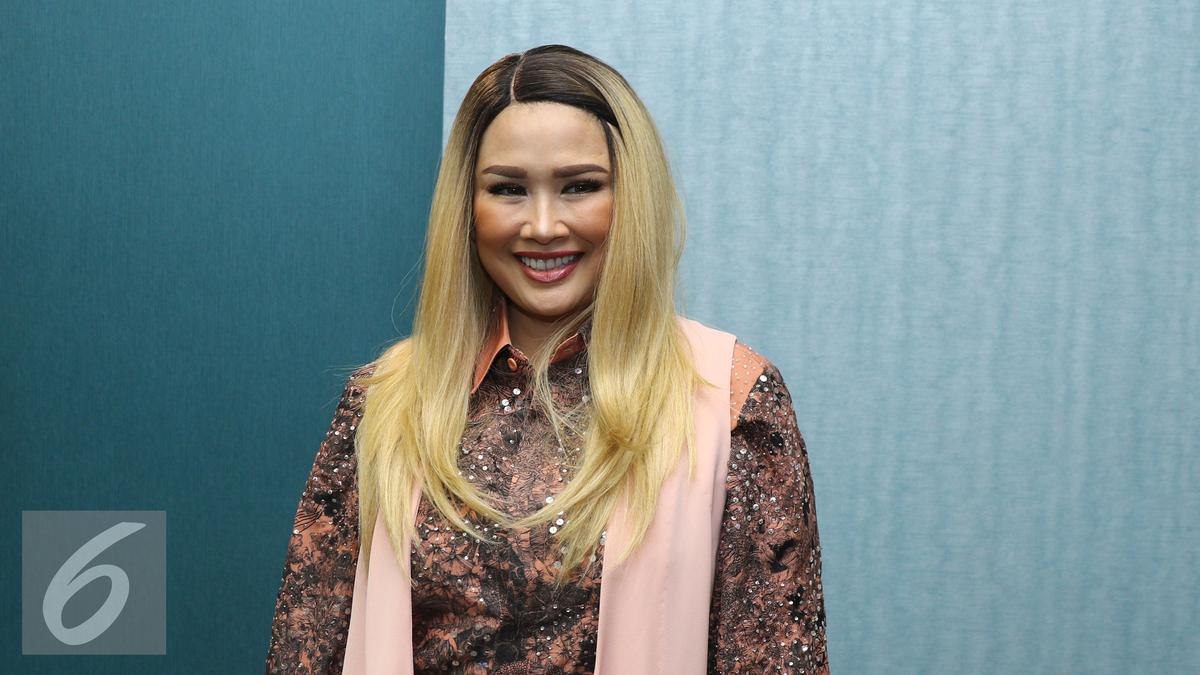 Profil Titi DJ dan Kedekatannya dengan Stephanie Poetri yang Harmonis: Dari Dukungan Karier hingga Momen Pernikahan