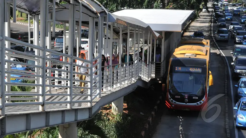 Jalur Busway di Sudirman Ditutup Sebulan