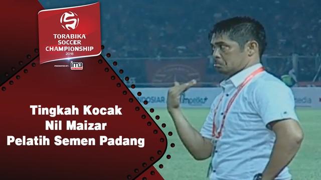 Video tingkah kocak Nil Maizar, pelatih Semen Padang, dalam laga melawan Persija Jakarta.