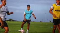 Bagas Adi Nugroho menjadi pemain Arema FC yang kesekian kalinya merapat ke Bali United. (Bola.com/Alit Binawan)